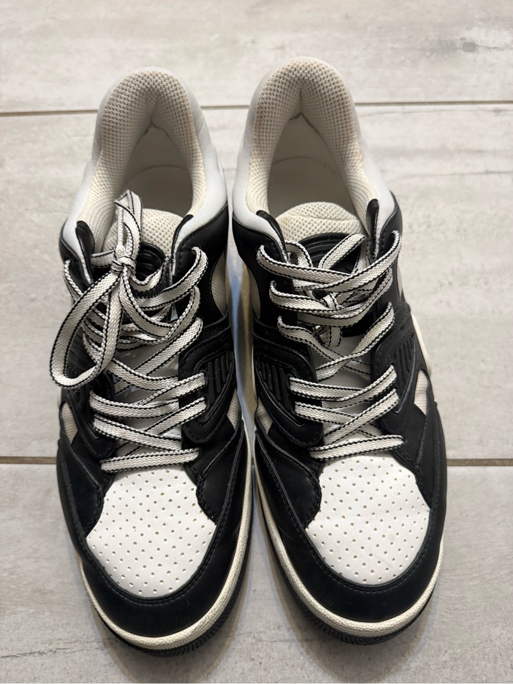 Gucci Black and White Low-Top Sneakers